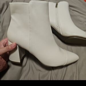 Anne Klein Women's Boyce Fashion Boot, Off White, Sz  9.5 NWOT